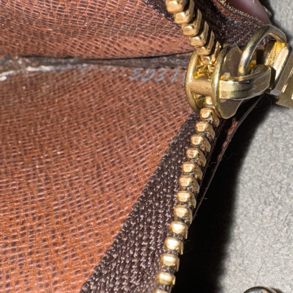 Louis Vuitton Key Pouch - Picture 5 of 6